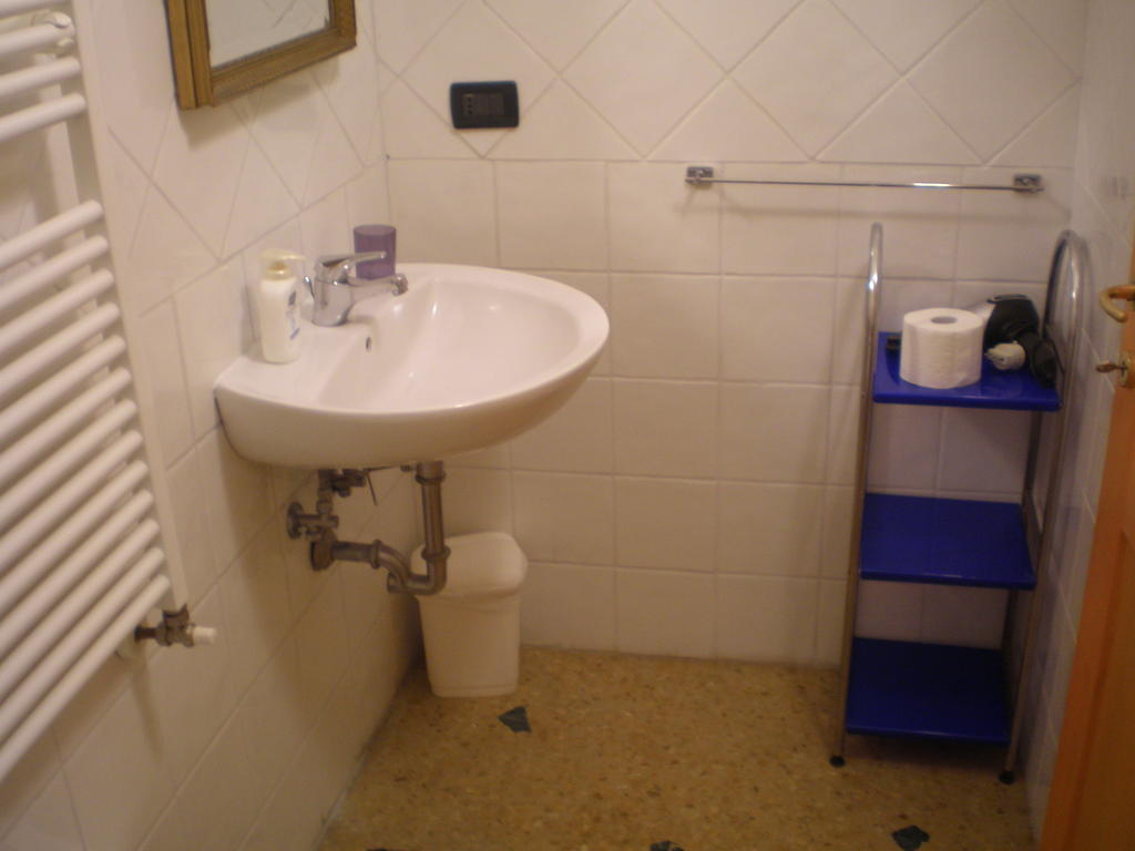 Bed And Breakfast Arcobaleno Болоня Екстериор снимка